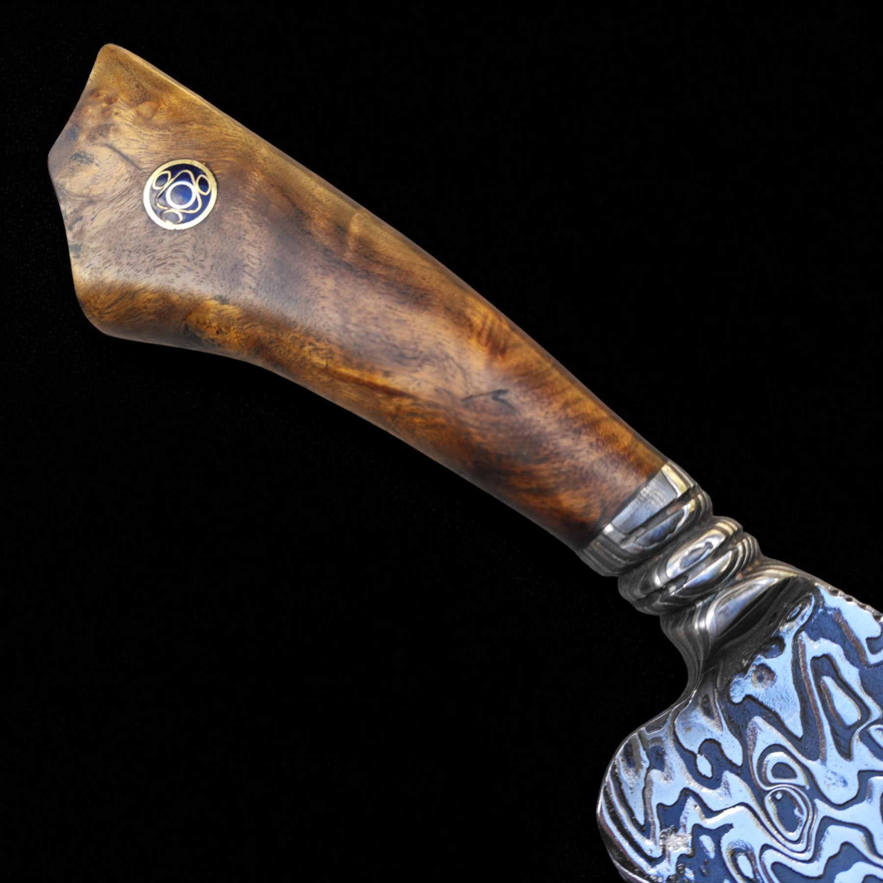 Faca Artesanal em Aço Damasco – Edição Colecionador – Padrão Aleatório – 10" Lâmina