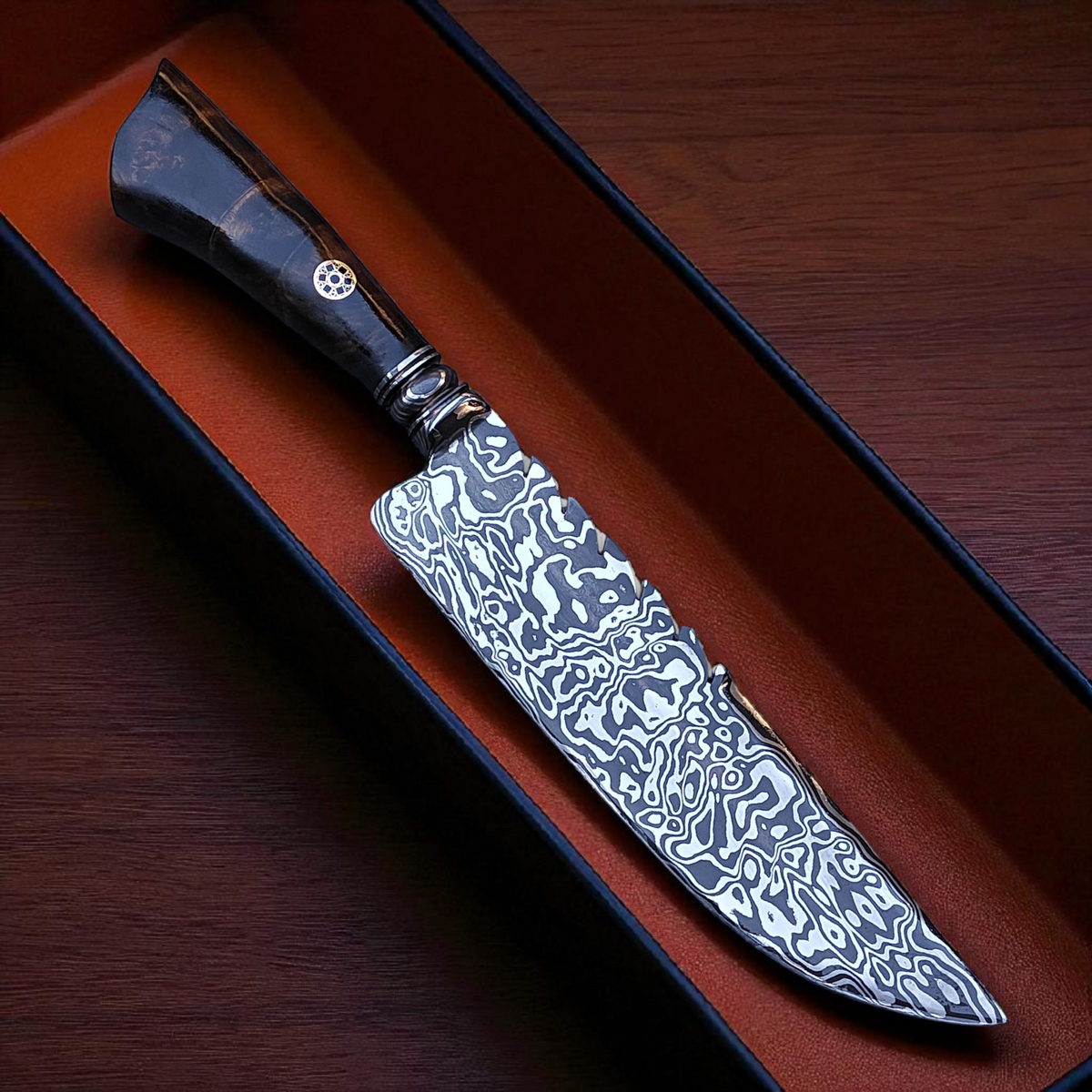 Faca Artesanal em Aço Damasco – Edição Colecionador – Padrão Aleatório – 9" Lâmina